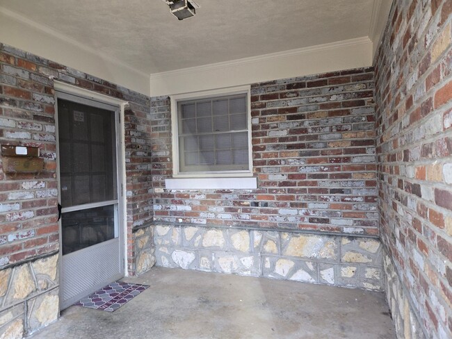 Photo - Beautiful Meadowthorpe Subdivision!   251120 House