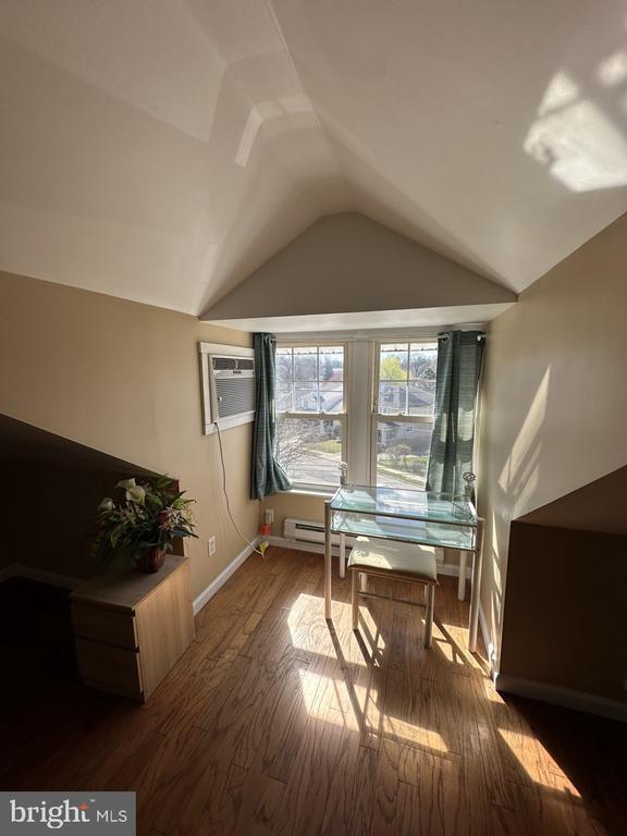 Foto del edificio - 452 Brookhurst Ave