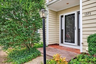Building Photo - 1371 Le Parc Terrace