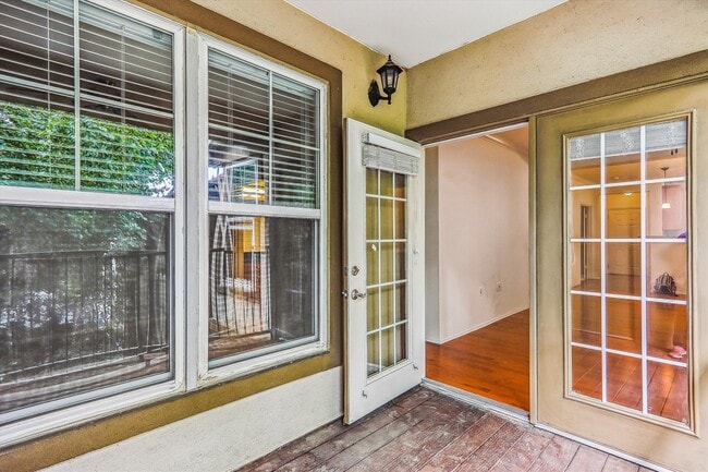 Foto del edificio - 11800 Old Georgetown Rd