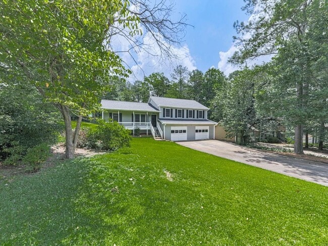 Building Photo - 725 Creek Trail NW