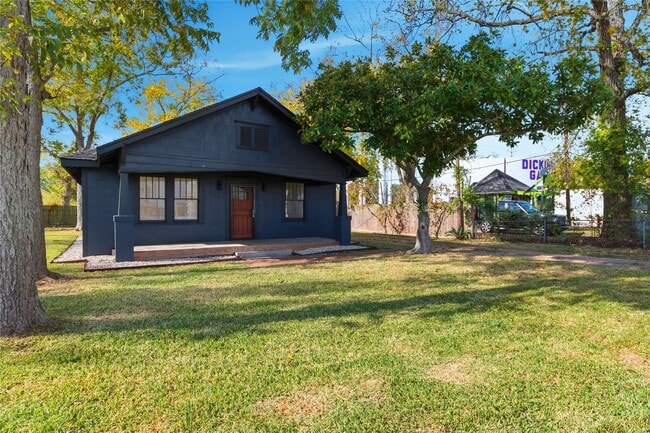 Building Photo - 3808 State Hwy 3