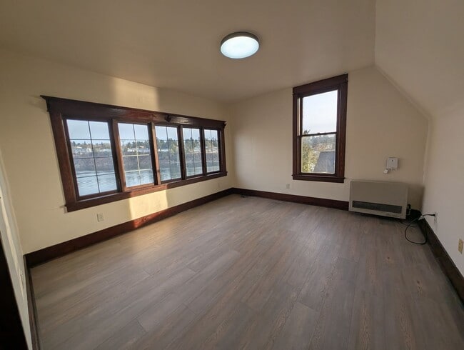 Building Photo - 11thStPl114(1-4)