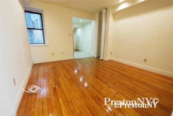 Building Photo - 362 Broome St