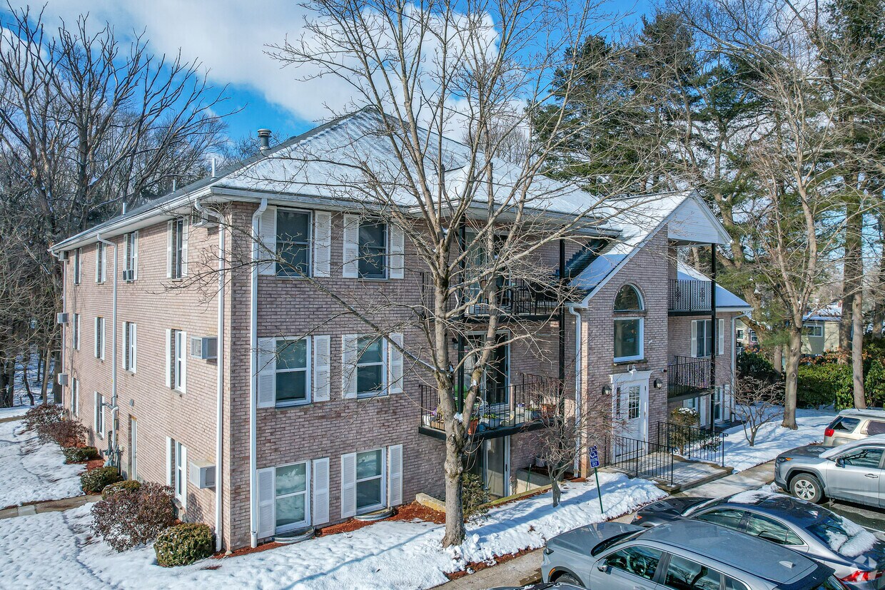 Canton Estates Apartments in Canton, MA
