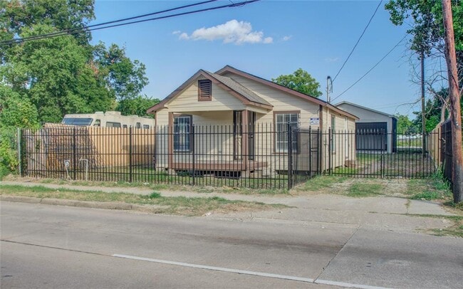 Building Photo - 1051 W Little York Rd