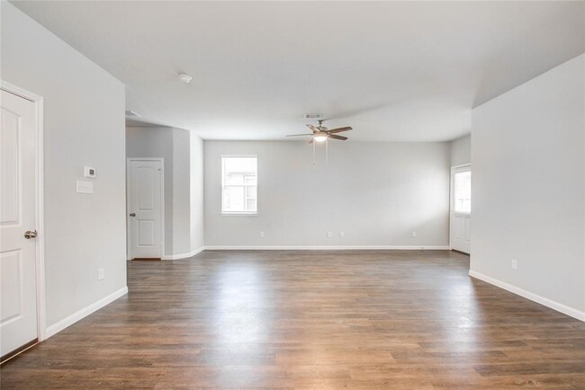 Foto del edificio - 2627 Hoffman Ln