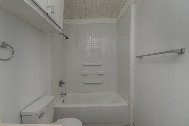 Foto del edificio - 2133 Grand Blvd