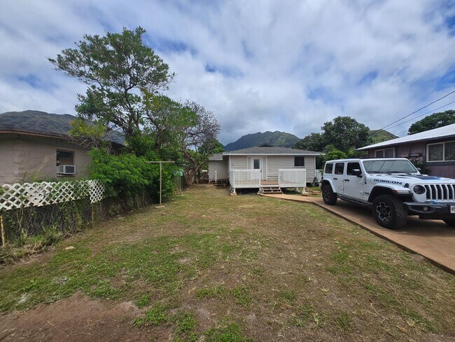Building Photo - 84-956 Hanalei St - Unit B