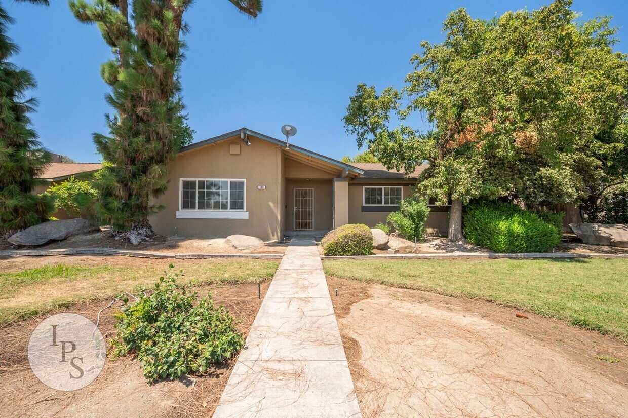 Foto principal - Kerman Westside Large 3 Bedroom Home, Bran...