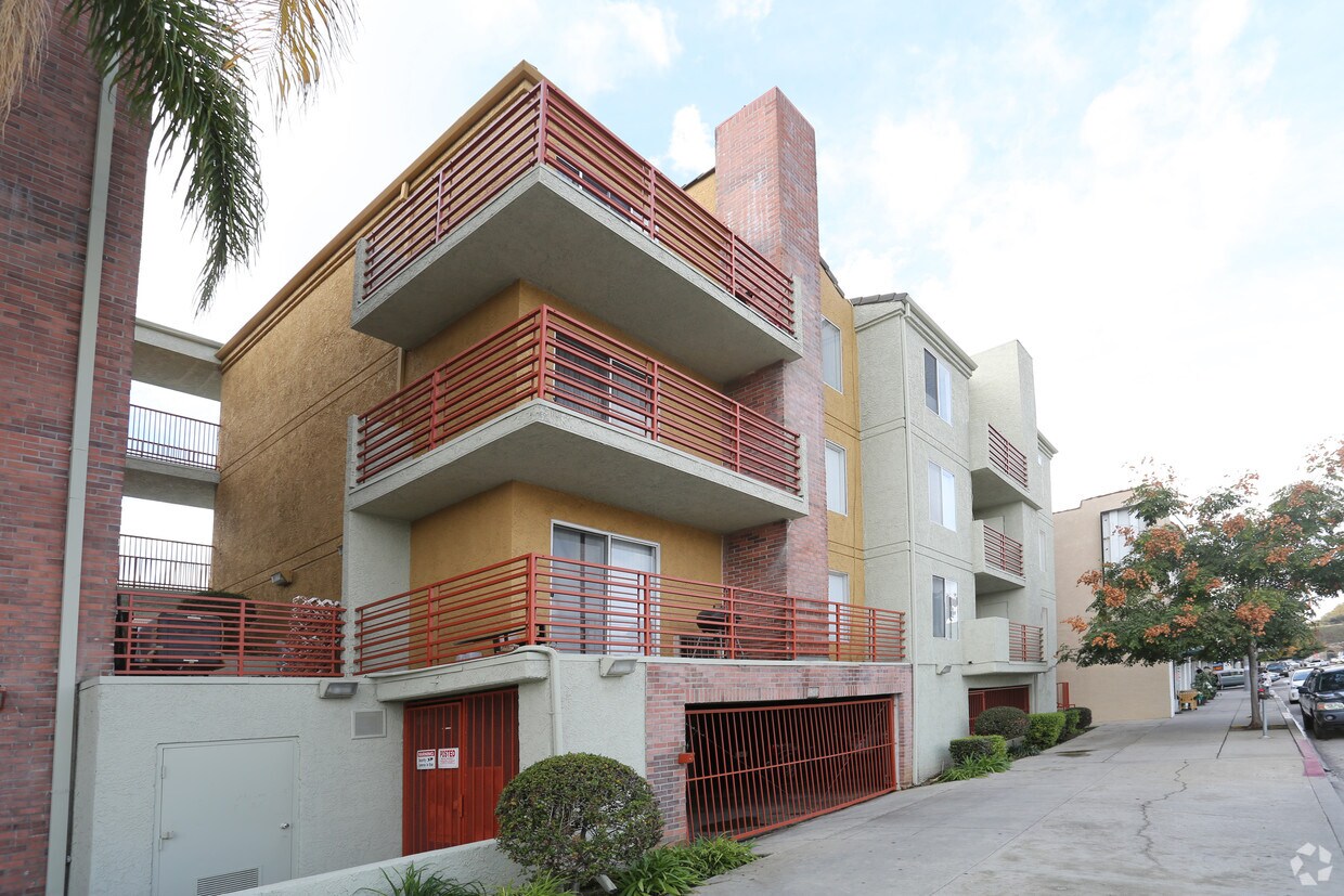 3315 Motor, ¡alejado - 3315 Motor Ave