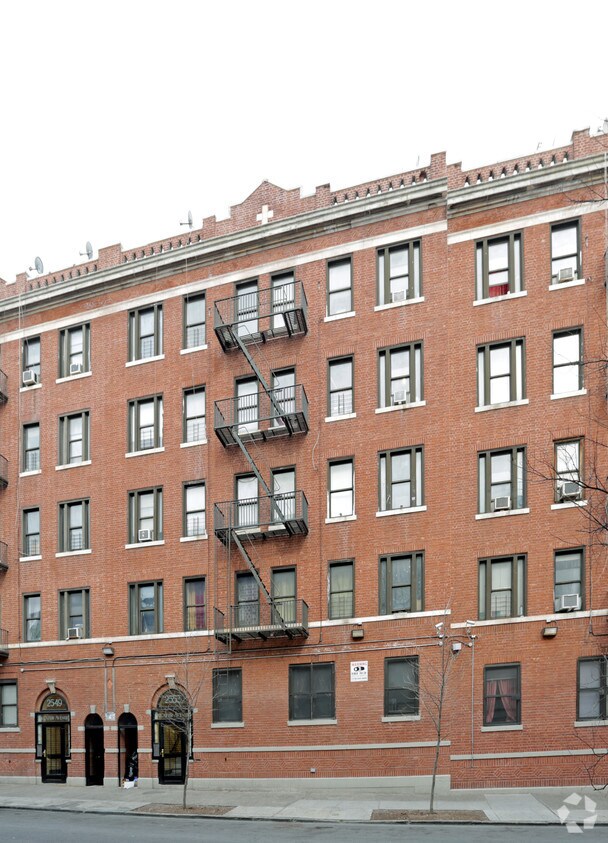Primary Photo - 2553 Decatur Ave
