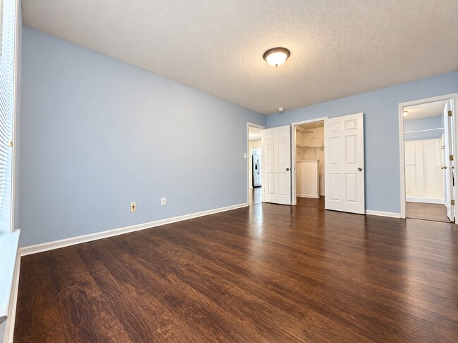 Foto del edificio - 126 Thorn Tree Ln