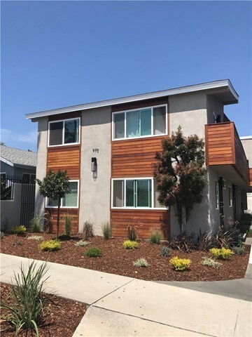 Primary Photo - 970 W Santa Cruz St