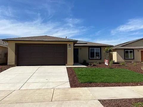 Two weeks free rent "Spacious 4-Bedroom Haven with 2 Full Baths in Merced – Your Dream Home Awai... - Two weeks free rent 
"Spacious 4-Bedroom Haven with 2 Full Baths in Merced – Your Dream Home Awai...