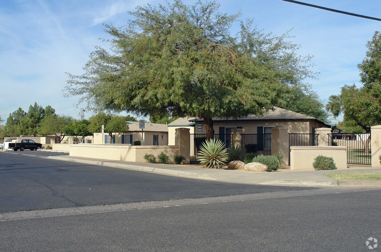 Building Photo - 6842 N 61st Ave