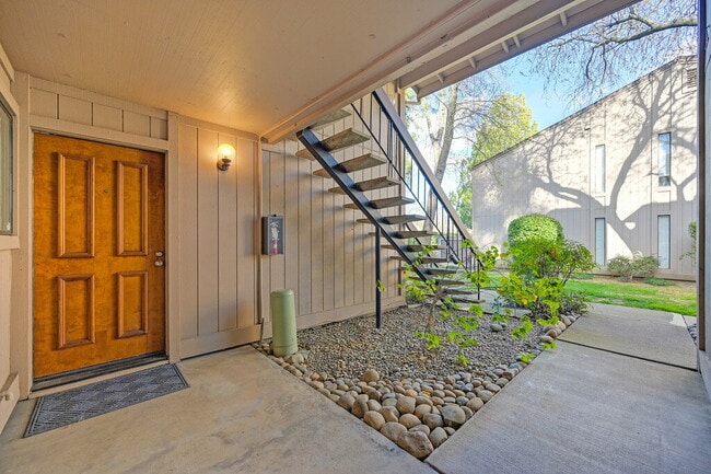 Building Photo - Beautiful upgraded cozy single story 1 bed...