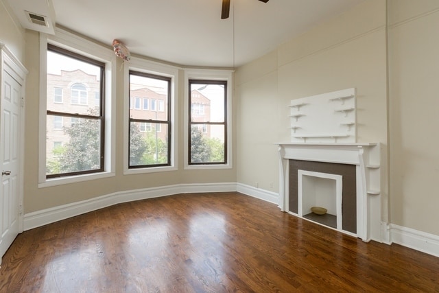 Building Photo - 2445 W Harrison St