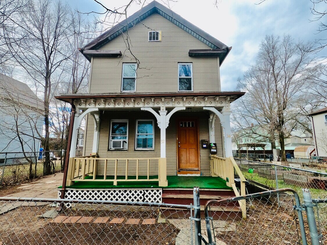 32 Redfield St Unit 2, New Haven, CT 06519 32 Redfield St New Haven