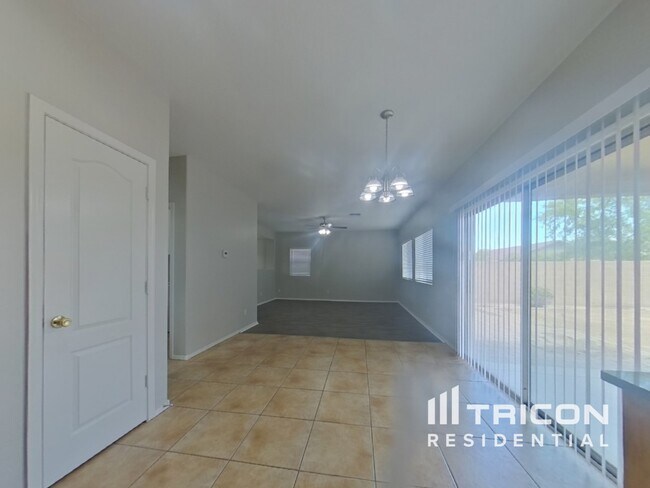 Building Photo - 6923 S 50th Dr