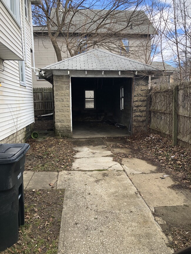 Carport - 316 Grand Ave