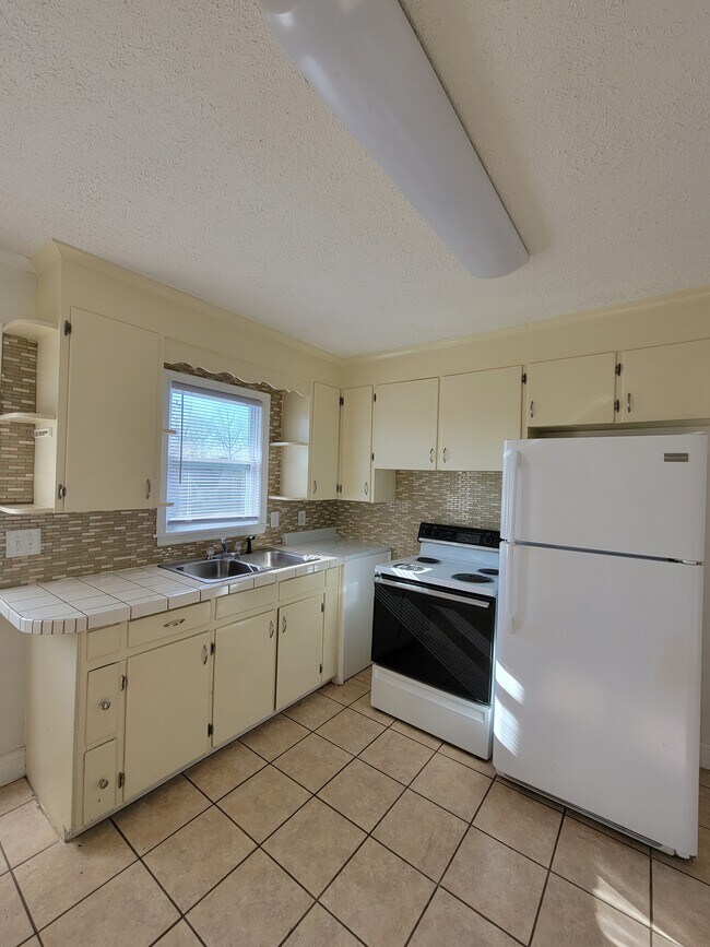 Building Photo - 303 Culbreth Ave