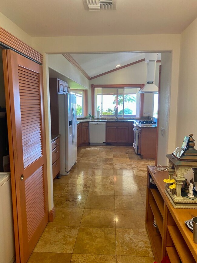 Foto del edificio - Stunning Launiupoko 2BR Rental – Ocean Vie...