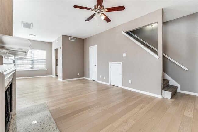 Foto del edificio - 8750 Park Ln