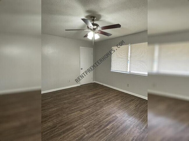 Building Photo - 14 Linkay Ct