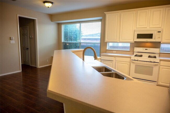 Building Photo - 7112 Stone Canyon Ct