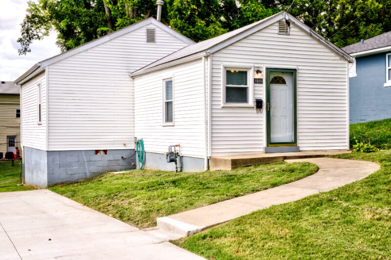 Primary Photo - 1605 Orchard Ave