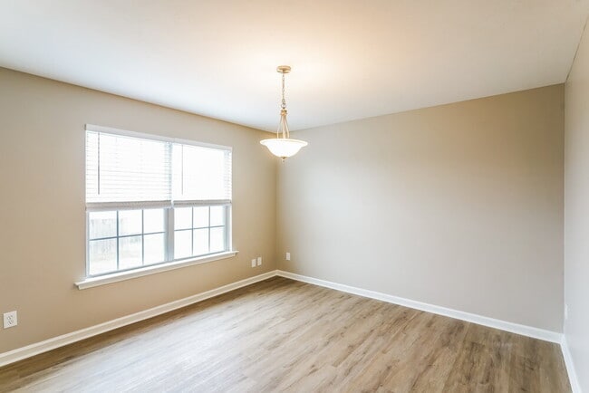 Foto del edificio - 221 Quiet Ln