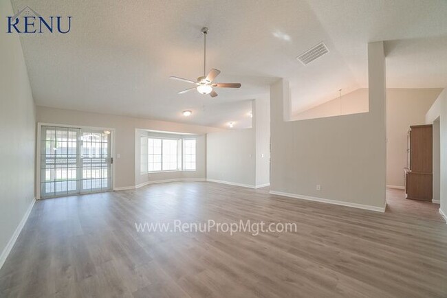 Foto del edificio - Available Now! Single Story 3 Bed, 2 Bath ...