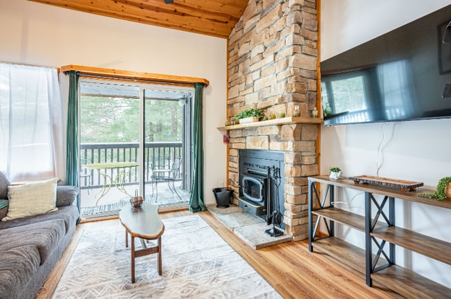 Building Photo - 2 Spruce Trail