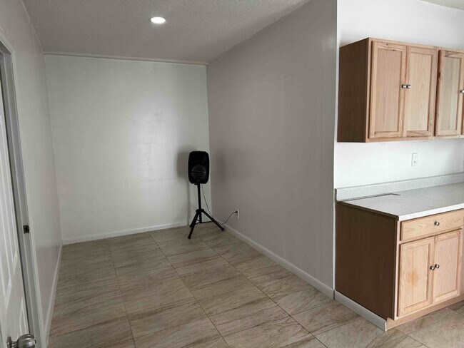 Building Photo - 15840 SW 102nd Ave