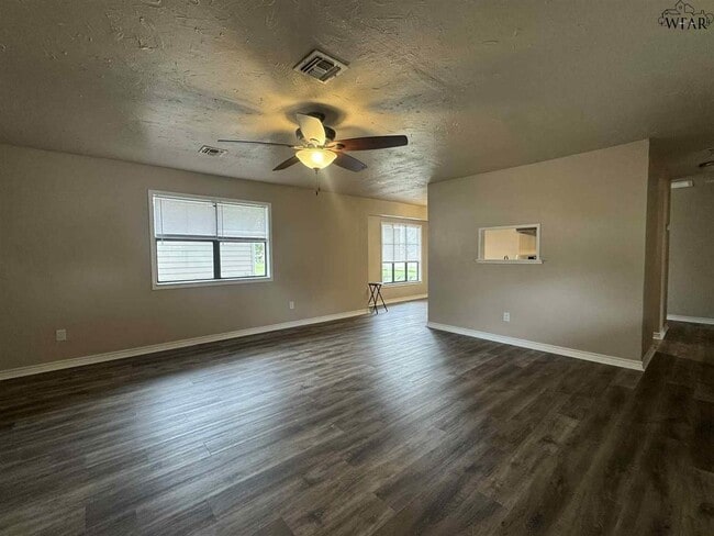 Building Photo - 1113 Sunset Ln