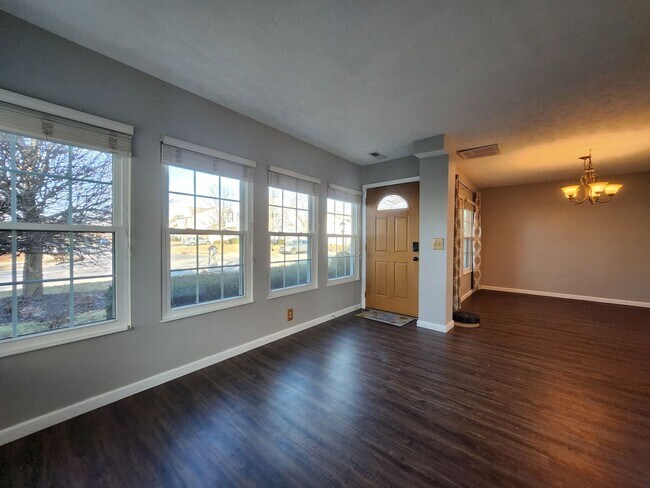 Foto del edificio - Beautiful 2-Story Home in Northmont School District