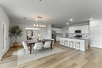 Building Photo - 905 Honeydew Ln