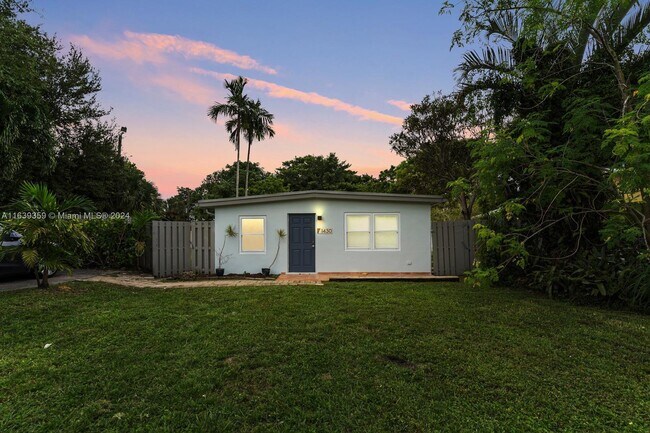 Foto del edificio - 1430 SW 32nd Ct