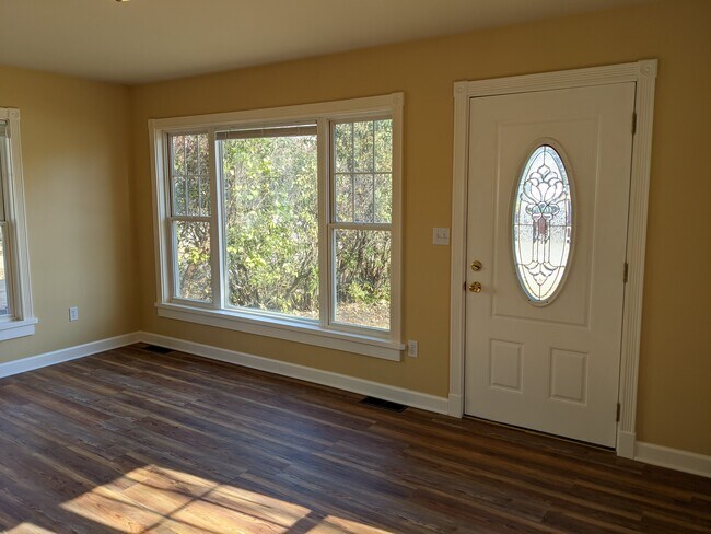 Front Sun Room - 20565 Holyoke Ave