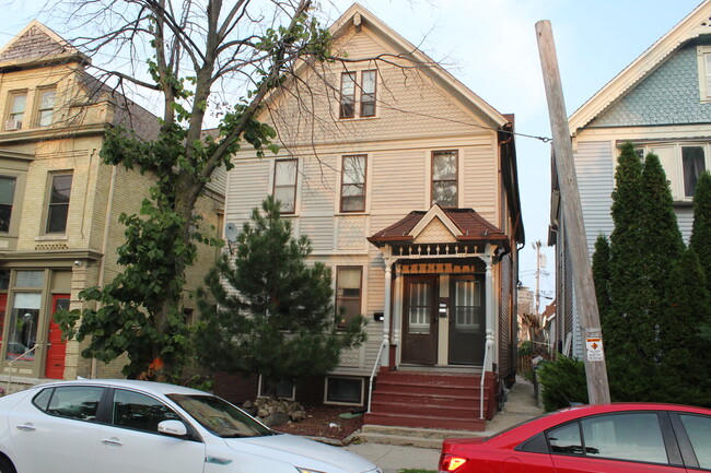 Building Photo - 1684 N Franklin Pl