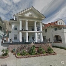 Building Photo - 107 S Amherst Ave