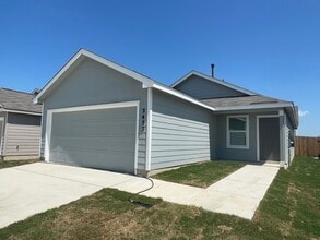 Building Photo - 2453 Broken Arrow