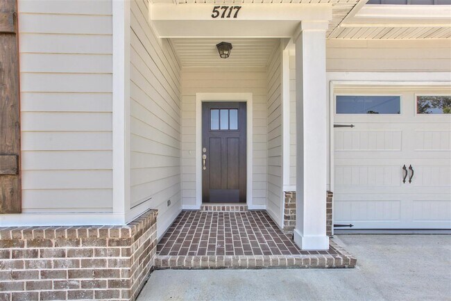Building Photo - 5717 Village Ridge Way