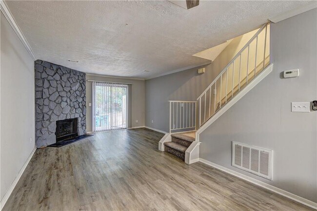 Foto del edificio - 6706 Witherington Ct NW