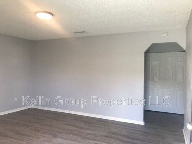 Building Photo - 1027 N Brunnell Pkwy