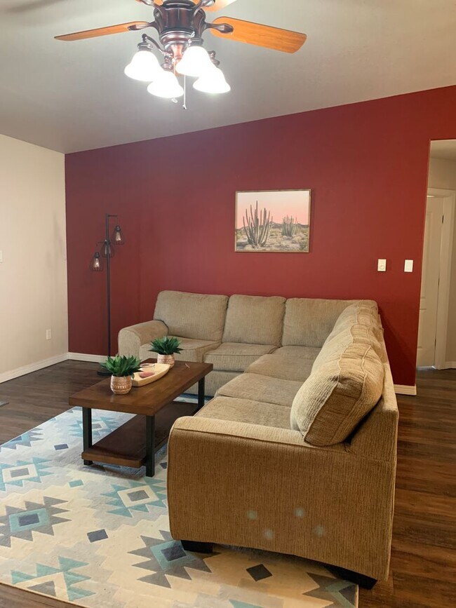 Foto del edificio - 2104 Hali Ln