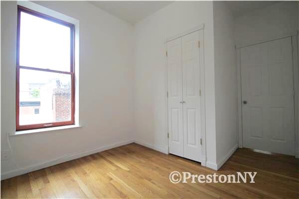 Foto del edificio - 32 Leroy St