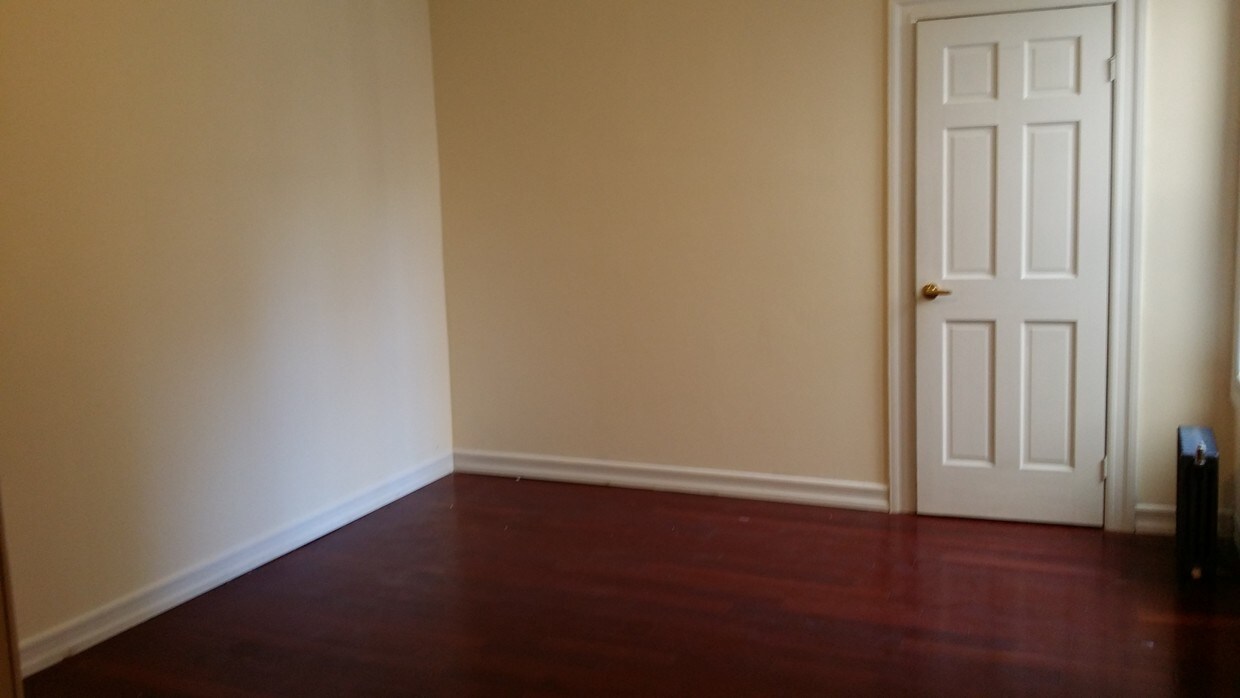 Primary Photo - 1230 Sheridan Ave
