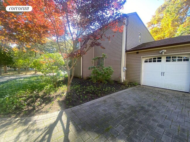 Building Photo - 216 Norfolk Dr